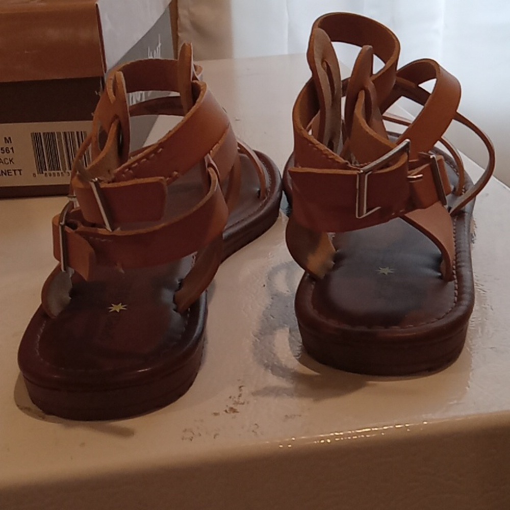 Sandals - Picture 3 of 4